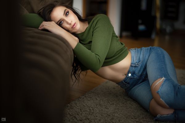 femei,Anna Bous,brunetă,model,par lung,uita la vizualizator