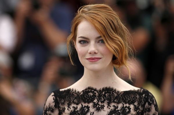 wanita,Emma Stone,menghadapi