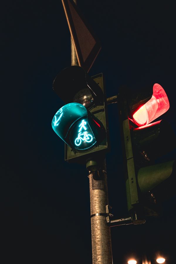 traffic lights,dark