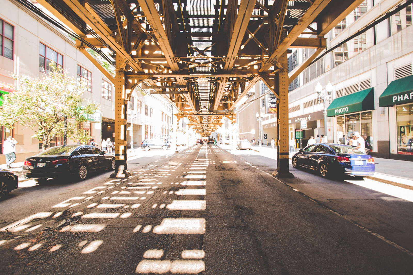 Sonnenlicht, Stadt, Straße, städtisch, Straße, Symmetrie, Transport, Chicago, Infrastruktur, Fußgänger, Innenstadt, Plaza, Fahrbahn, Stadtgebiet, Gegend