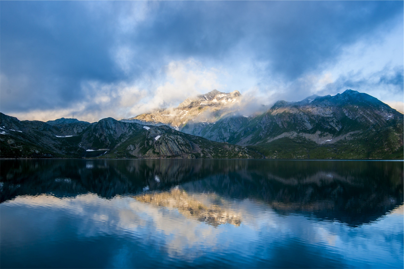 Landschaft, Berge, See, Wasser, Natur, Betrachtung, Himmel, Schnee, Morgen, Fjord, Wildnis, Alpen, Wolke, Berg, Reservoir, See, Atmosphärisches Phänomen, Bergige landforms, Landform, geographische Eigenschaft, Gebirge