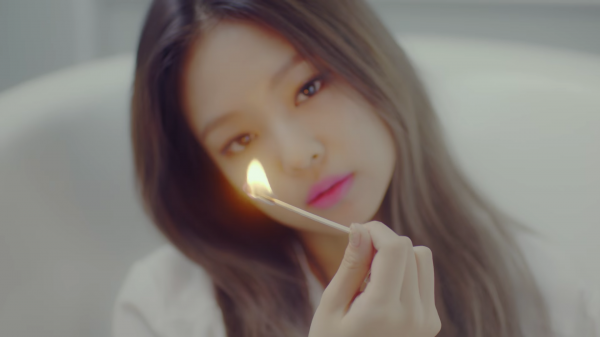 đàn bà,Brunette,ngọn lửa,que diêm,Châu Á,Jennie Kim