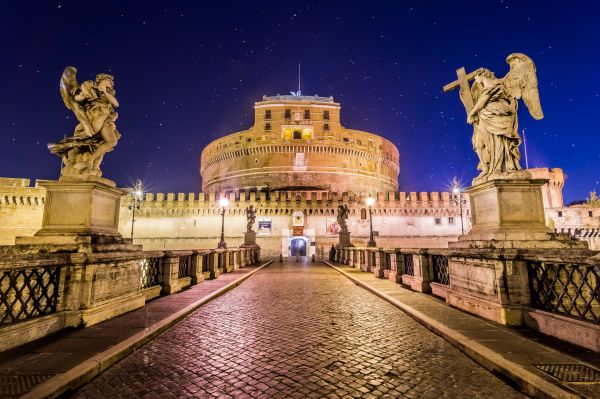 Stadt,Stadtbild,Italien,Nacht-,die Architektur,städtisch