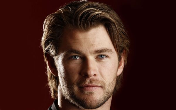 Chris Hemsworth,barba,chico,cara