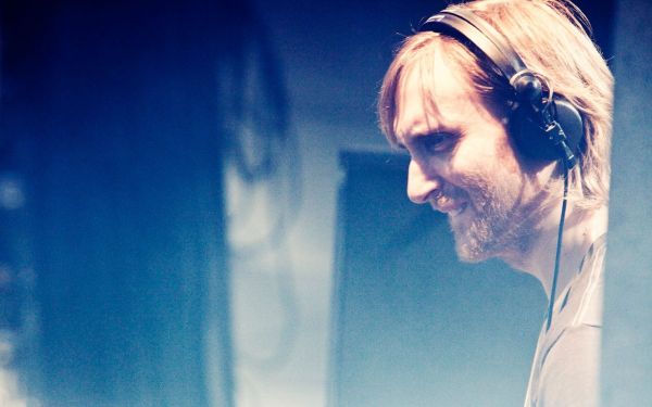 David Guetta,concierto,auriculares,Mira,club