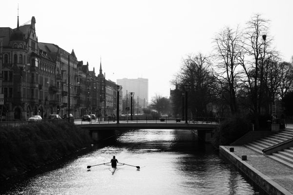 Monochrome,rue,réflexion,pont,rivière,Suède