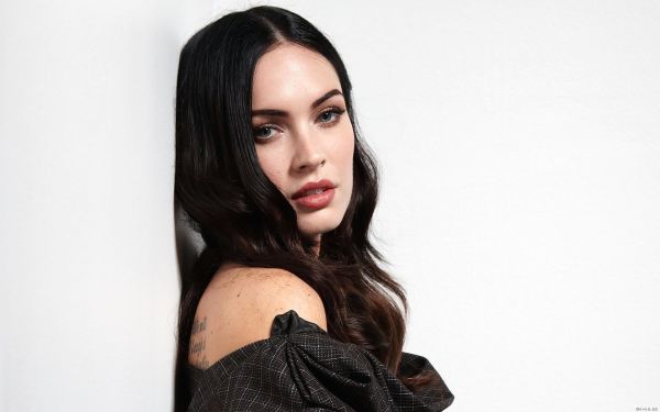 Megan Fox,cara,morena,Veja,vestir,Tatuagens