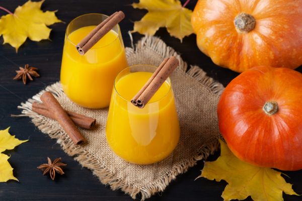 cinnamon,drink,still life,juice,pumpkin,leaves