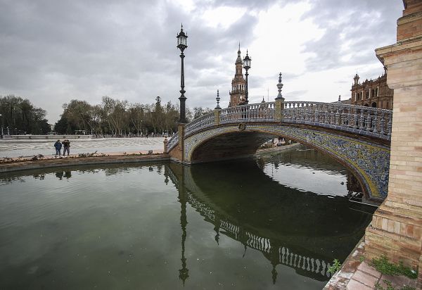 punto di riferimento, cielo, riflessione, corso d'acqua, acqua, ponte