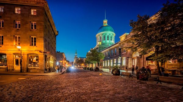 Bäume,Menschen,Stadt,Straße,Beleuchtung,Strassenlicht