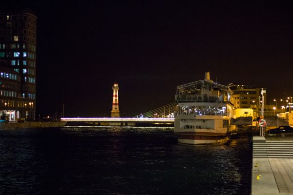 città,paesaggio urbano,notte,acqua,riflessione,veicolo