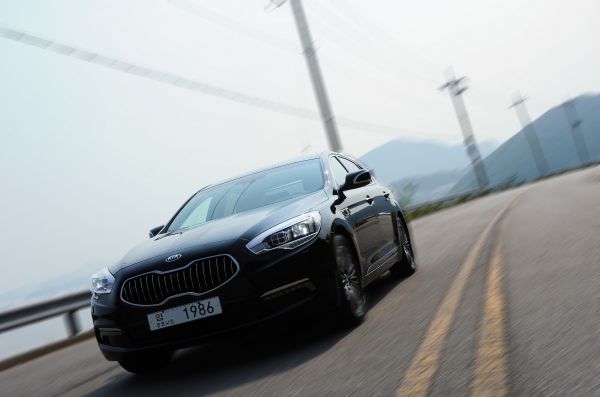 Araba,BMW,Araç,Performanslı araba,Sedan,Kia