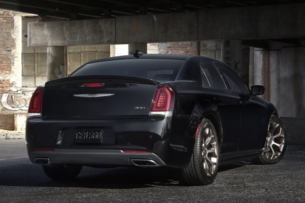 car,vehicle,Chrysler,Sedan,performance car,Rolls Royce Wraith