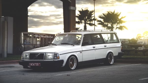 old school wheels,car,Volvo