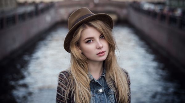 ženy,blondýnka,čepice,Women with Hats,makeup,venku