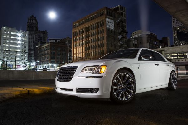 автомобиль,средство передвижения,2015 год,Chrysler,Седан,Chrysler 300