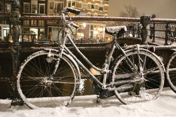 Cyklar,amsterdam,Brouwersgracht,snö,täckt,bycicles