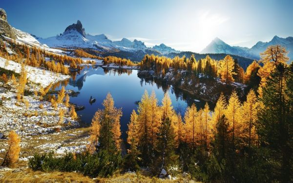 Dolomitas montañas,bosque,lago,1400x875 px,azul,otoño