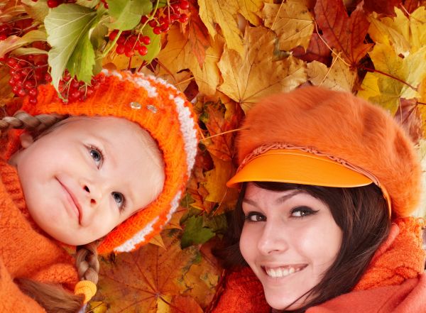 Madre,hija,hojas,otoño,tierra,tapas