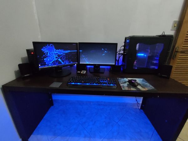 počítačový,osobný počítač,klávesnicu počítača,počítačový monitor,nábytok,Computer desk