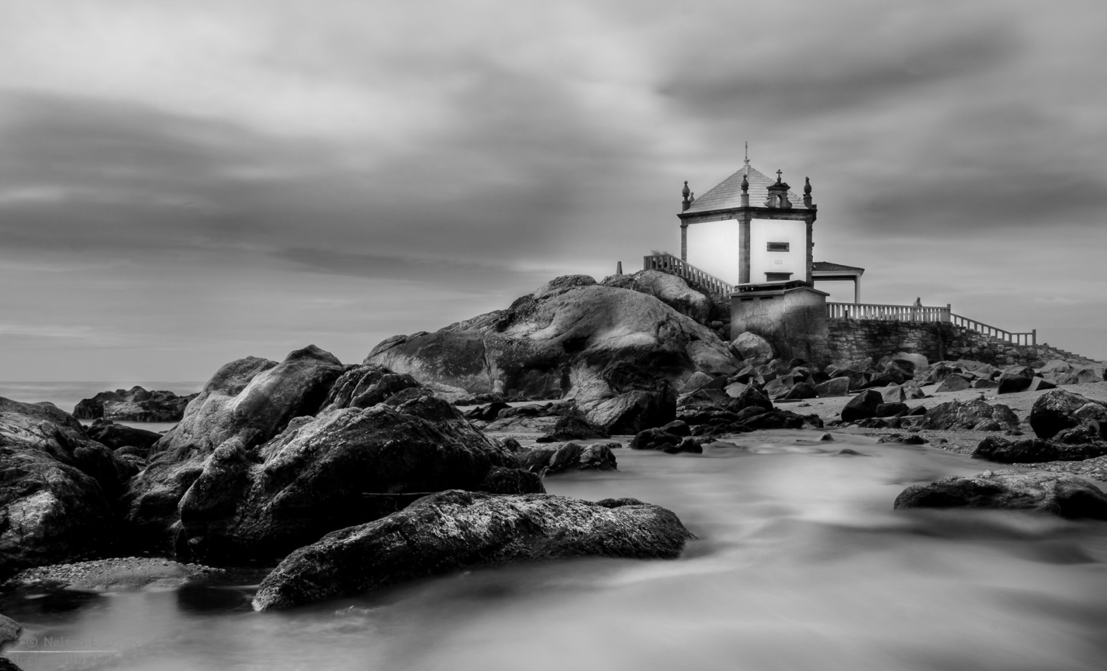 paisaje, antiguo, monocromo, puesta de sol, mar, agua, rock, apuntalar, reflexión, cielo, Piedras, fotografía, calma, cámara, torre, costa, faro, Canon, viento, Iglesia, lente, GNR, Almas, capilla, Portugal, Radar, Oporto, 2014, nube, escena, solitario, caminar, Flickr, montaña, explorar, Momentos, Oceano, ola, dulce, fuerza Aerea, interesante, mejor, 600d, creativo, momento, Torre, Fotografie, Pordosol, chasquido, Ferias, más, Norte, Nelson, decisivo, Bilding, Lourenco, Imponente, en blanco y negro, Fotografía monocroma, Viaje, Piedra, Estrella, Desactivado, Fafe, Capela, Senhordapedra, Arcozelo, stock photography