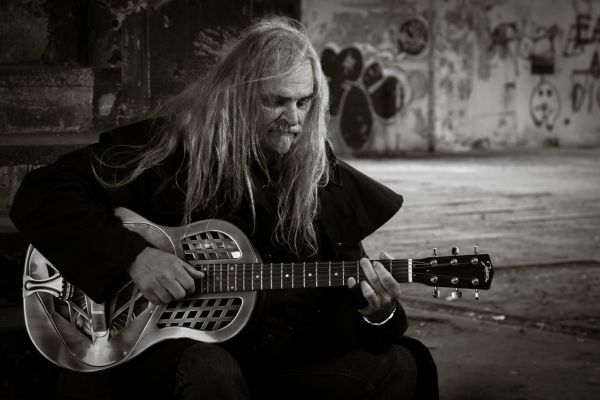 muži,biely,čierna,Monochrome,street music,gitara