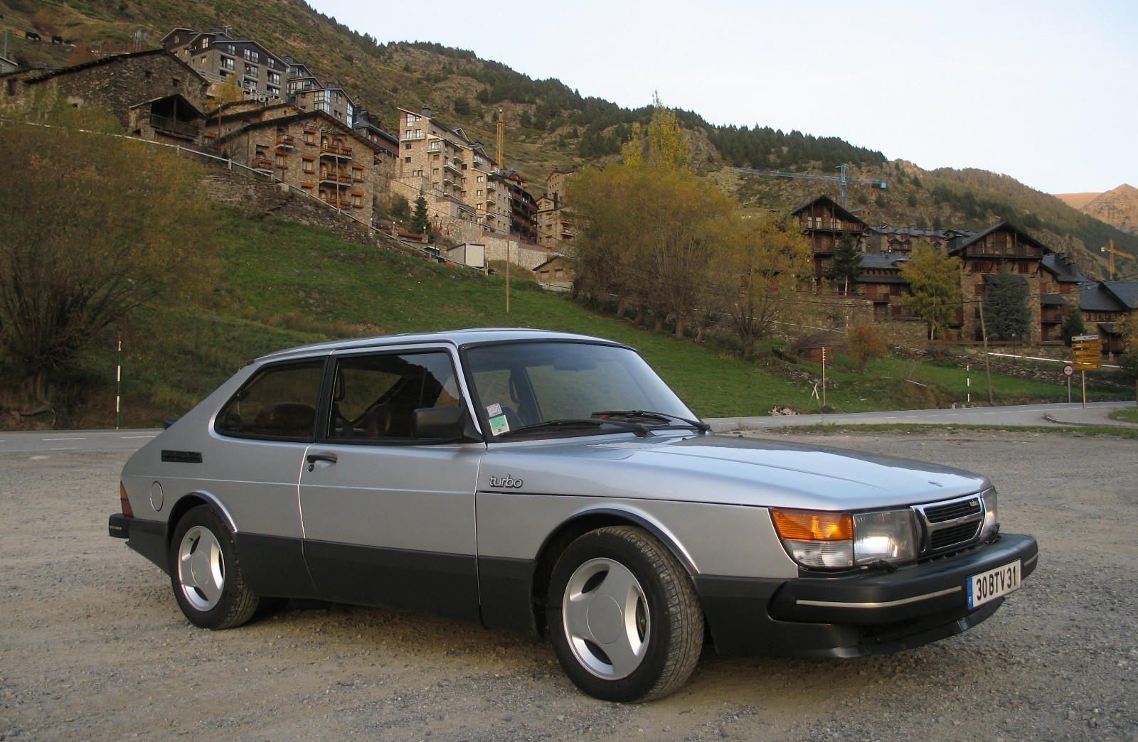 auto, voertuig, saab, Sedan, wiel, classiccar, turbo, automotive design, gezinsauto, compacte auto, motorvoertuig, vervoermiddel, personal luxury car, full size auto, hatchback, 900, Saab automobile, Cysaab, saab 99