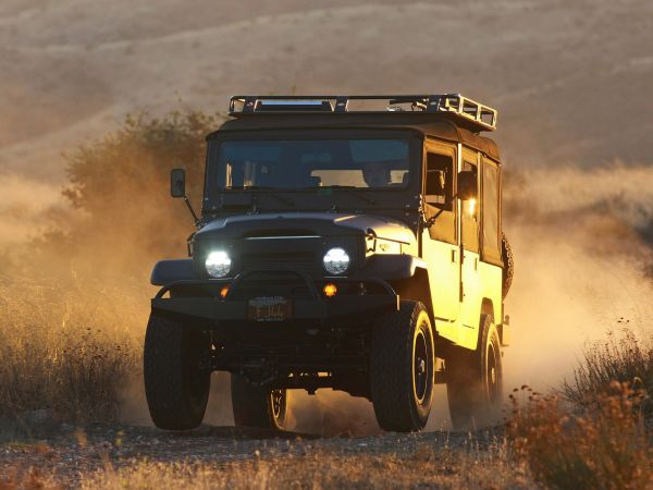 voiture,véhicule,Jeep,transport,un camion,au volant