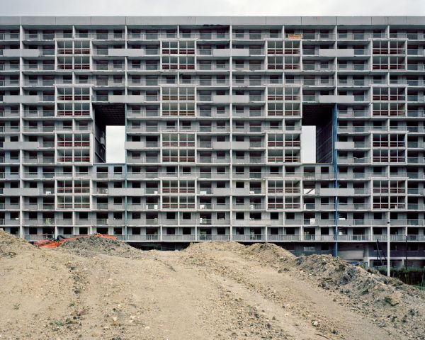 arkitektur,bygning,block of flats,brutalisme,altan,byggeplads