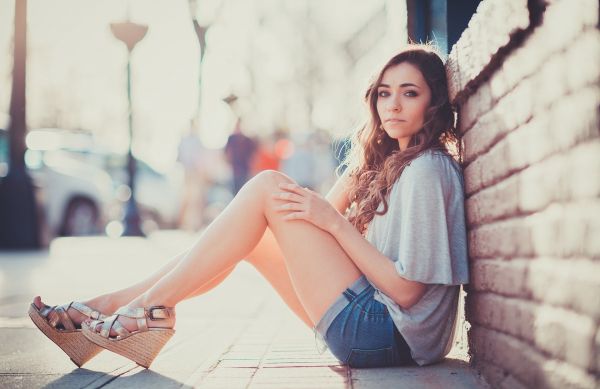 luz de sol,Mujeres al aire libre,mujer,modelo,calle,morena