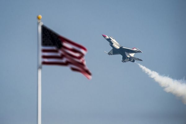 средство передвижения,Самолет,самолет,Общая динамика F 16 Fighting Falcon,флаг,американский флаг