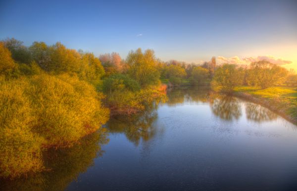 valo,auringonlasku,taivas,väri,kaunis,pilviä