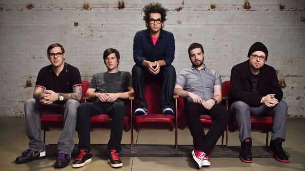 kapela,křesla,motion city soundtrack,vlasy,obuv