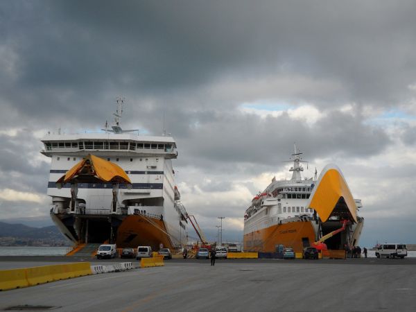 ship,boat,Italy,clouds,cruise ship,transport