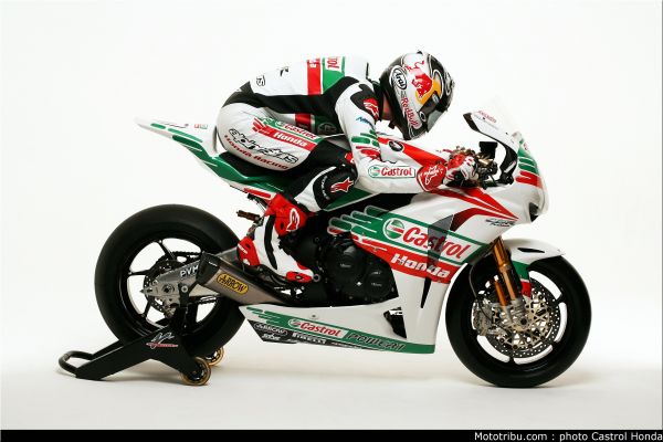 2011,3504x2336 px,castrol,Honda,superbike,team