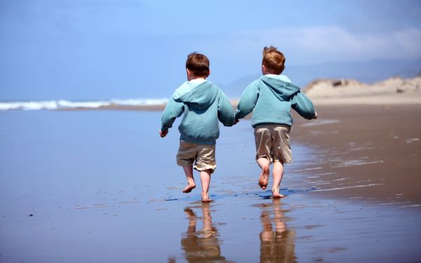 beach,sand,children,boy,brother,reflection