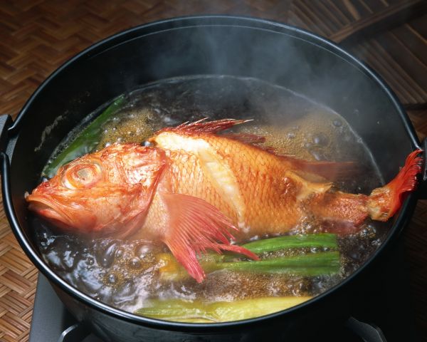 Pan,pescado,sopa de pescado,caldo