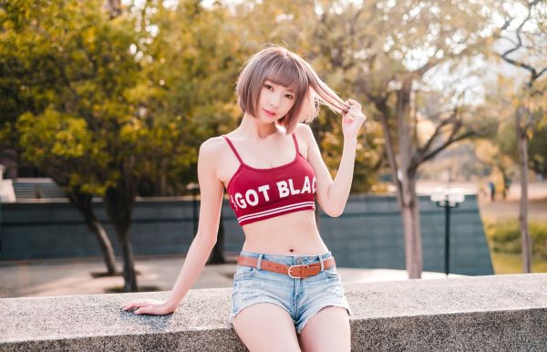 women,dyed hair,Asian,model,short hair,Crop Top