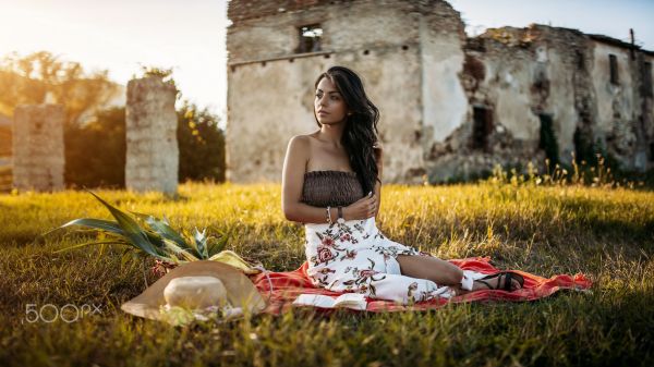 vrouw,model-,lang haar,brunette,Nicola Davide Furnari,golvend haar