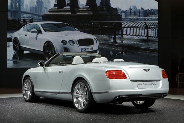 Araba,Araç,Bentley,2013,Cabrio,Performanslı araba