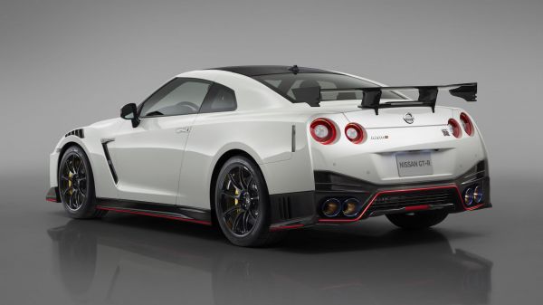 Nissan GT R,Nissan GT R NISMO,Nissan,mobil,mobil putih,Mobil sport