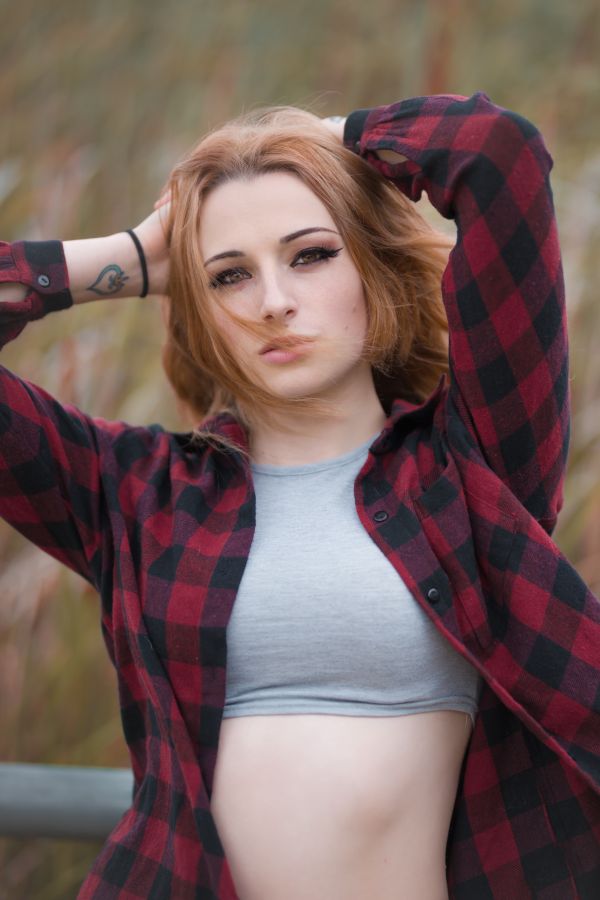 Kayla Erin,modell,nők szabadban,tetoválás,Crop Top,nyitott ing