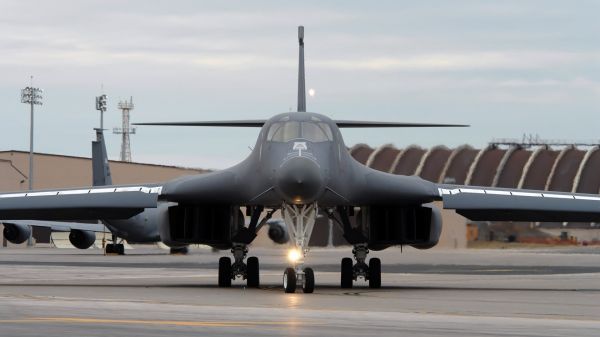 samolot,samolot,Wojskowych statków powietrznych,Jets,McDonnell Douglas F 15 Orzeł,Rockwell B 1 Lancer