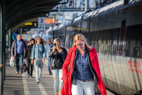 persone,strada,strada,treno,Turismo,moda