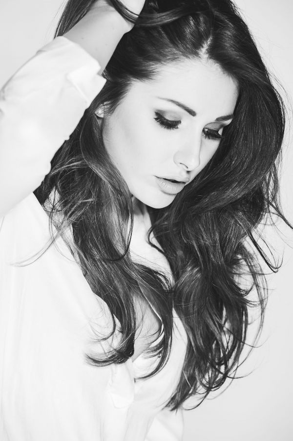 mujer,Lucy Pinder,labios jugosos,pelo largo,glamour,monocromo