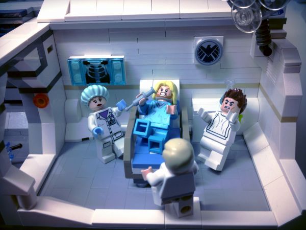 KLOCKI LEGO,tarcza,Thor,podziwiać,szpital,laboratorium