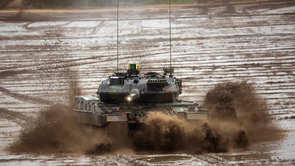 автомобилна гума,колело,наземни превозни средства,превозно средство,вода,превозно средство борба