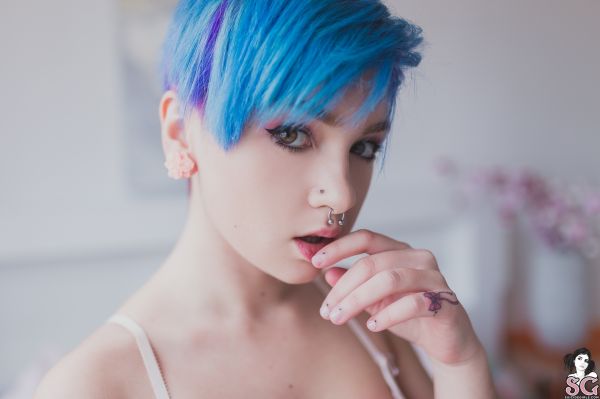 Mimo Suicide, 女性, 自殺少女, 染めた髪, モデル, 穿刺