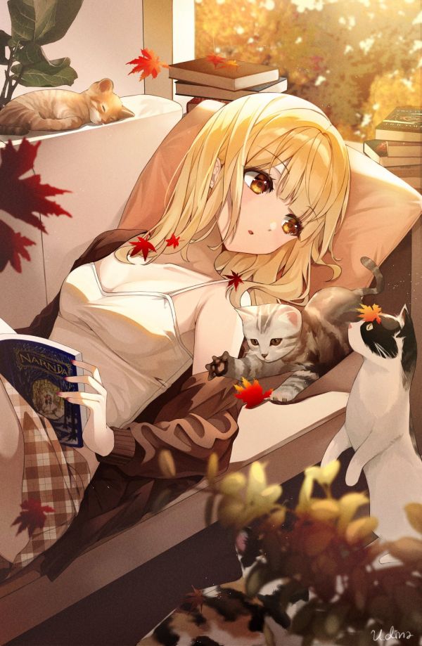 anime,anime girls,bionda,sdraiato sulla schiena,lying on couch,sfaldamento