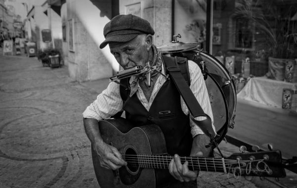 čierna,Monochrome,pouličné,street music,cestné,biely